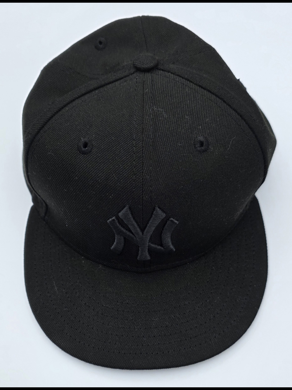 Like New-New Era Black New York Yankees Snapback Cap Size 7 1/8